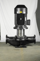 Pompa Sirkulasi Pemanas Air Panas Vertikal Inline Booster Multistage Centrifugal dengan Impeller Besi Cor Tekanan Tinggi OEM