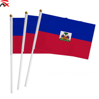 Promotion 2026 : Produit haïtien très demandé pour les fans de football – Collier et drapeau à main personnalisés avec logo du drapeau haïtien