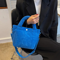 Großhandel Modische Gestreifte Einriemen-Cordtasche/Crossbody-Tasche für Damen