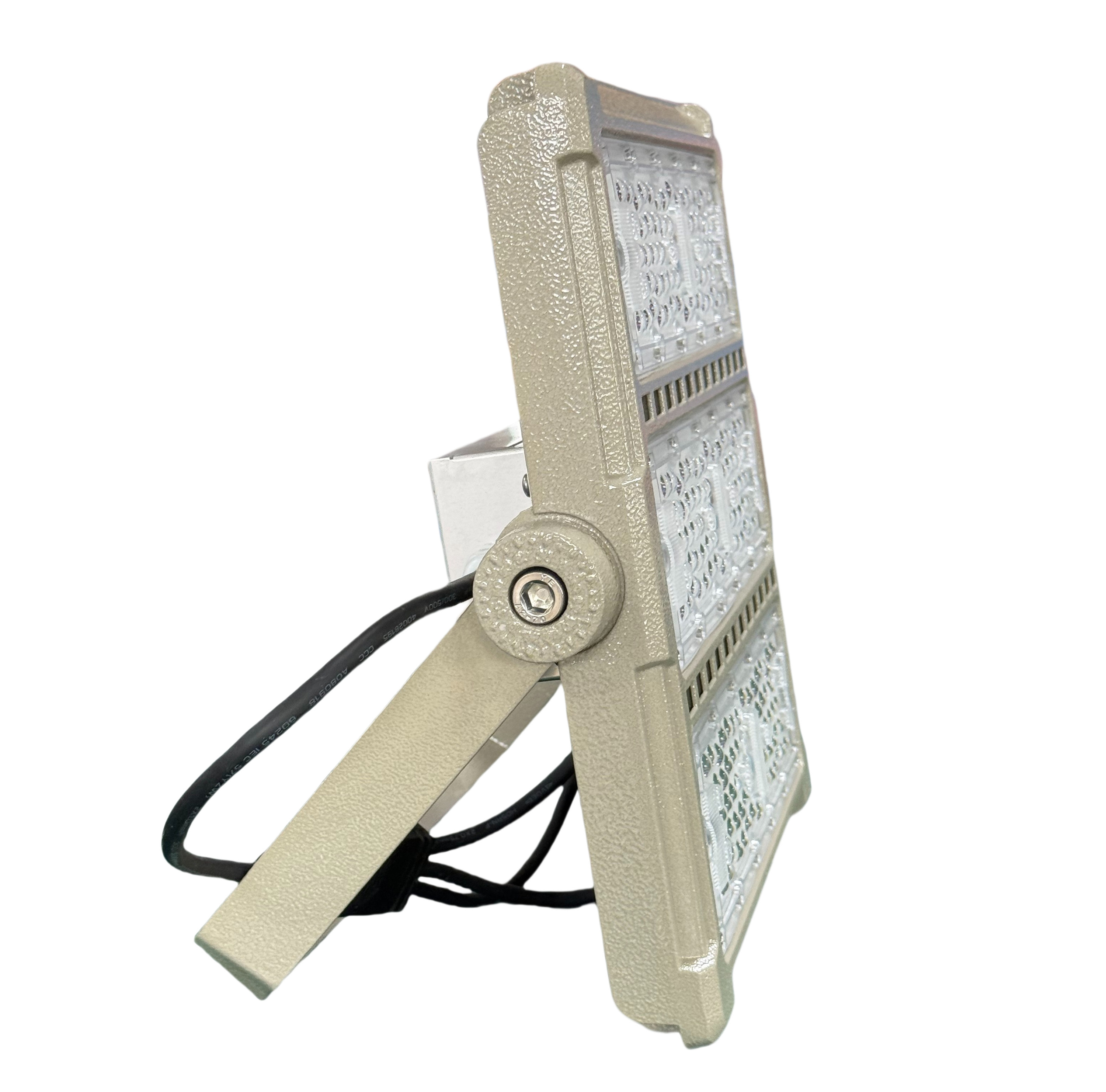 Xiwei Die Casting Aluminum LED Floodlight IP65 AC 200W High Brightness 6000K Warm White CRI85 100000 Hours 3-Year Reflector
