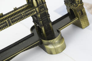 Modelo de la <span class=keywords><strong>Torre</strong></span> de Londres Chapado en <span class=keywords><strong>Oro</strong></span>, Monumento Europeo de Metal, Decoración para el Hogar, Accesorio de Fotografía para Navidad, Tema Animal - Product Image 5