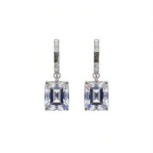 E1546 Orecchini Pendenti in Cristallo Verde, Argento 925 con Montatura a Griffe, Gioielli Classici da Sposa per Donna - Product Image 1