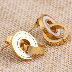 Boucles d'oreilles géométriques plaquées or 14 mm, design creux double couche en forme de coquille pour bijoux de mode - Product Image 4