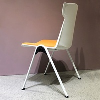 Chaise d'entraînement empilable en métal avec accoudoirs, design moderne et minimaliste pour conférences, bibliothèques et étudiants