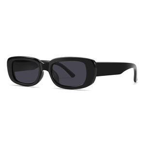 Gafas de sol de montura pequeña para mujer, protección UV400, montura de PC, ligeras, estilo urbano, cuadradas, origen Wenzhou - Product Image 5