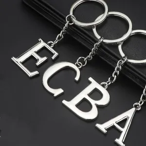 Chaveiro de metal diy de A-Z letras, chaveiro de cor prata de carro com 26 letras e corrente