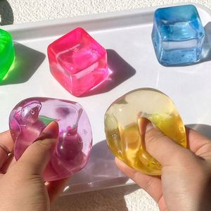 Vente en gros de jouets en forme de cristaux de glace arc-en-ciel, colorés, kawaii, mochi, squishy, anti-stress, remplisseurs de piñata, remplisseurs de sacs cadeaux pour enfants - Product Image 6
