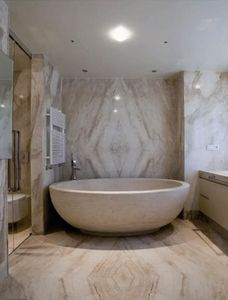 Elegante Bañera Inflable Independiente de PP con Tapa para Decoración de Baños de Apartamentos Modernos - Product Image 2