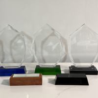 Trophée en verre cristal transparent facetté gravé au laser, de haute qualité et écologique, avec base personnalisable pour récompense d'entreprise