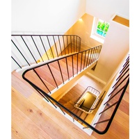 Escalier en béton, fer et verre, vente, escalier intérieur en plexiglas noir, design en forme de L, garde-corps de terrasse, escalier moderne