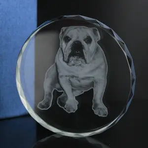 Meilleur prix 3D gravé au laser chien forme ronde presse-papiers en cristal Souvenirs pour animaux de compagnie personnalisé