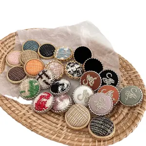Wholesale Luxury Style Metal Buttons Wrap Buckle Overcoat Sewing Buttons Exquisite For Garments