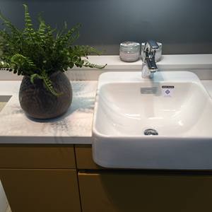 Évier de salle de bain en marbre de style espagnol - Product Image 3