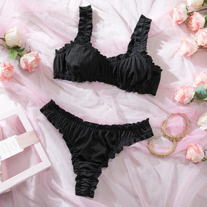 Conjunto de lencería sexy de punto con volantes para mujer, sujetador inalámbrico transpirable y amigable con la piel, tanga, 2 piezas, venta al por mayor, OEM personalizado - Product Image 5