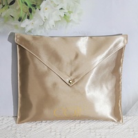 Pochette enveloppe en satin doré imprimé de logo personnalisé pour vêtements paquet de cheveux de luxe perruque enveloppe d'emballage de lingerie sac en satin de soie anti-poussière