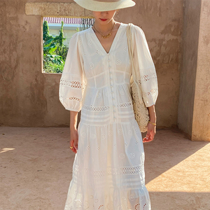 <span class=keywords><strong>Abito</strong></span> Casual 2024 donna di alta qualità a <span class=keywords><strong>mezza</strong></span> <span class=keywords><strong>manica</strong></span> bianca con scollo a V nuovo Design con bottone frontale ricamato <span class=keywords><strong>abito</strong></span> <span class=keywords><strong>lungo</strong></span> primavera/estate - Product Image 4