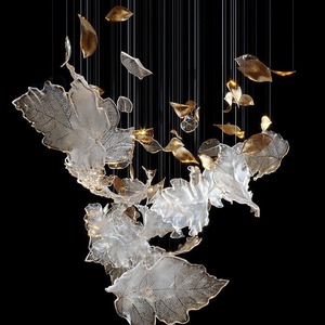 Pendentif feuille artistique moderne personnalisé grandes feuilles de <span class=keywords><strong>verre</strong></span> <span class=keywords><strong>suspension</strong></span> en métal pour la maison hôtel style nordique cristal design - Product Image 3