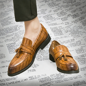 Mocassins confortables pour hommes en cuir PU souple, design uni à enfiler, chaussures plates décontractées pour le travail, chaussures fermées pour le printemps, l'été et l'automne, souples - Product Image 2