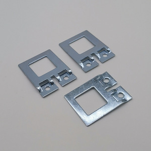 ตะขออลูมิเนียมอัลลอยด์ทรงสี่เหลี่ยมเล็กพร้อมสกรูสำหรับติดตั้งกรอบรูป ประเภทเจาะรู รับน้ำหนักได้ 3-5 กก. - Product Image 2