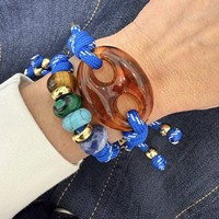 Bracelet unisexe haut de gamme en acrylique tressé bicolore, fait main, style vintage, avec breloque en pierre et perles, design de niche
