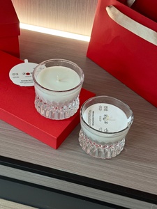 Bougie artisanale française romantique luxueuse parfumée aux fruits en cire de soja pour les fêtes - Product Image 6