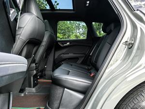 <span class=keywords><strong>Audi</strong></span> Q4 E-tron 40 SUV électrique d'occasion 2024, longue autonomie, véhicule électrique intelligent, prêt à l'exportation, gris sur noir - Product Image 6