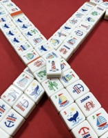 Collection Plage Estivale Moderne : Ensemble de Mahjong Premium en Acrylique Écologique avec Règle de Placement et Tapis de Mahjong pour Tous Types de Rassemblements
