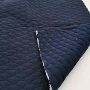 قماش خروج قطن 100% بلون كحلي كلاسيكي متوفر مع تصميم لحاف - Product Image 4