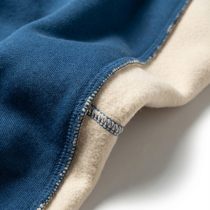 Conjunto de 2 piezas de ropa urbana para mujer WUYI con logotipo personalizado, sudadera con capucha y cremallera con patchwork y pantalones deportivos holgados con botones y recortes. - Product Image 3