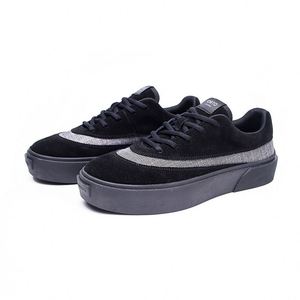 Chaussures décontractées tendance pour hommes, en maille respirante, antidérapantes, à talon bas, à carreaux, avec doublure en dentelle, résistantes et intemporelles - Product Image 1