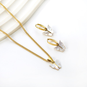 ชุดเครื่องประดับเปลือกหอยสีขาวรูปผีเสื้อ สร้อยคอและต่างหูสแตนเลสสำหรับผู้หญิง ของขวัญ - Product Image 3
