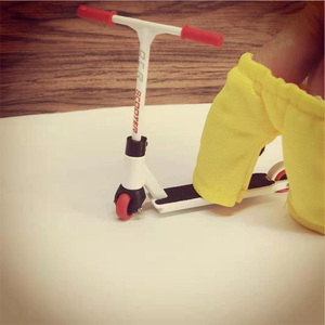 Juego de Patinetes de Dedo de Aleación al por Mayor, Patinete de Dedo con Patines, Mini Juego de Juguetes de Dedo Modelo SP-2 para Regalo de Fiesta - Product Image 5