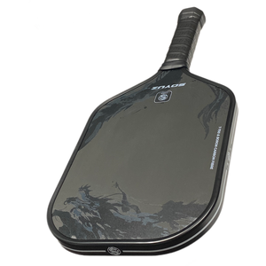 Superficie de Fibra de Carbono T700: Material de Alta Rigidez que Ofrece un Control Preciso y una Respuesta de Golpe Potente - Product Image 2
