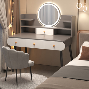 Mesa de tocador moderna y compacta para dormitorio con silla, espejo de maquillaje con luz LED y diseño orgánico. - Product Image 4