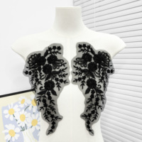 Appliques en sequins blancs et noirs en gros, brodées, en maille, en forme d'aile, de plume ou de feuille, pour la garniture de vêtements