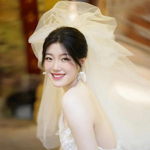 ชุดแต่งงานสีขาวสไตล์<span class=keywords><strong>เกาหลี</strong></span>แบบใหม่ปี <span class=keywords><strong>2022</strong></span> ผ้าคลุมหน้าเจ้าสาว โพลีเอสเตอร์ 100% ประดับลูกปัด ดีไซน์ฟูฟ่องดุจเมฆ สำหรับถ่ายภาพงานแต่งงาน - Product Image 4