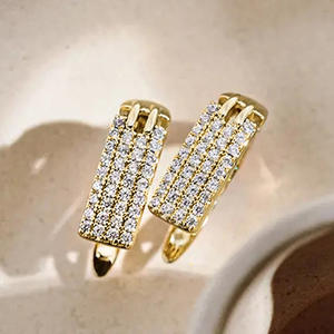 Pendientes de Aro de Oro Sólido de 18K de Lujo con Diamantes Redondos de Corte Brillante en Pavé para Mujer, Uso Diario, Estilo Geométrico - Product Image 4