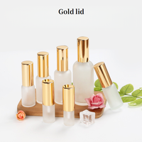 Flacons cosmétiques en verre dépoli avec estampage doré et sérigraphie, forme pompe pulvérisateur, emballage 5ml/10ml/15ml/30ml/50ml/100ml
