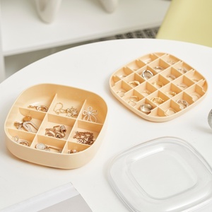 MONR 보석 플라스틱 주최자 반지 귀걸이 장식용 분리형 칸막이 경량 투명 뚜껑 보관함 - Product Image 3