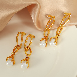 ต่างหูแบบห้อยชุบทองประดับมุกแบบกรงเล็บ สำหรับใส่ทุกวัน EH579 - Product Image 1