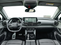 Citroën C5 X Versailles International 1.6T Euro VI : Berline Familiale Économique à Grande Cabine 5 Places pour Longs Trajets et Exportation