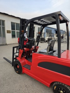 מלגזה ארגונומית עם מושב מתכוונן לנוחות המפעיל במהלך משמרות ארוכות - Product Image 5