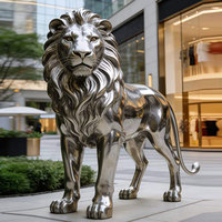 Sculpture de lion en acier inoxydable poli argenté sur mesure, fabriquée en Chine, grande statue d'animal en métal pour extérieur, statue de lion debout