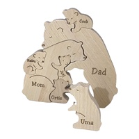 Vente en gros d'ours en bois sculpté sur mesure câlins coeur rouge jouet 3D art vente à chaud famille d'ours en bois puzzle artisanat