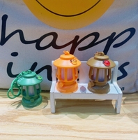 Petite lampe à huile lumineuse d'anime, porte-clés créatif, ornement de bureau, porte-clés pour sac d'école, imperméable et ignifuge, cadeau