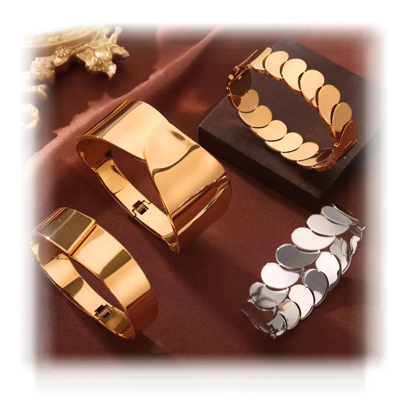 Moda simple brazalete de acero inoxidable 18K oro PVD plateado titanio acero hueco pulseras para las mujeres