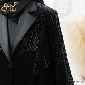 عباءة كلاسيكية أنيقة سوداء مفتوحة للنساء المسلمات في دبي والكويت لعام 2026، معطف شتوي مزين بالخرز للبيع بالجملة - Product Image 3