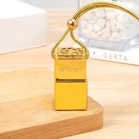 Bouteilles de parfum de voiture en verre de parfum de forme carrée 8ml 10ml Glod bouteille de diffuseur de voiture suspendue vide pour la décoration d'évent