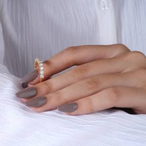Elegante Anillo de Media Eternidad Dorado con Piedras Cuadradas Brillantes Transparentes, Diseño Clásico Minimalista para Mujer, Uso Diario, Regalo - Product Image 3