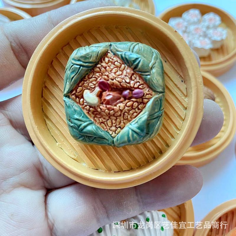 Steamed lotus leaf chicken rice